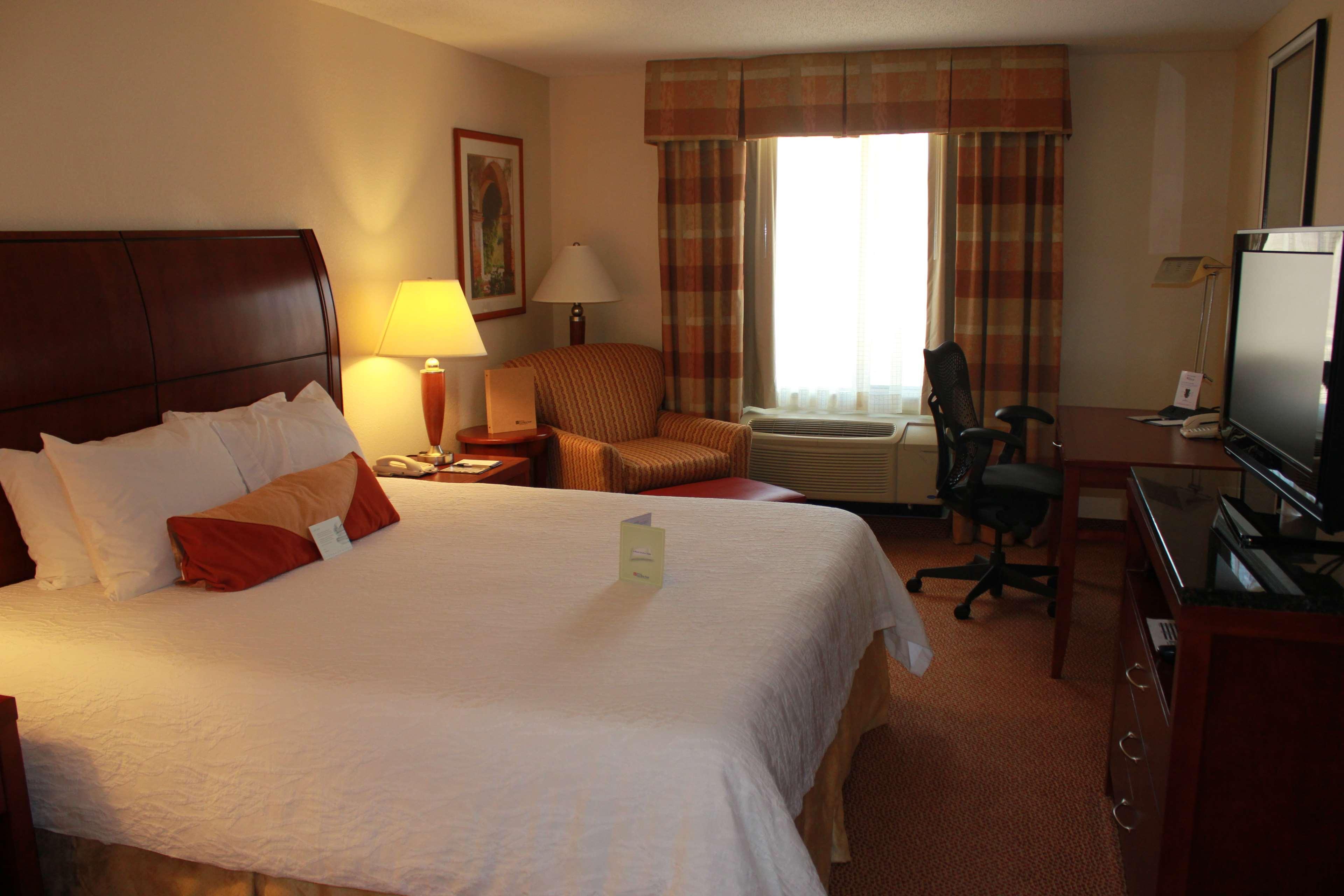 Hilton Garden Inn Starkville Rum bild