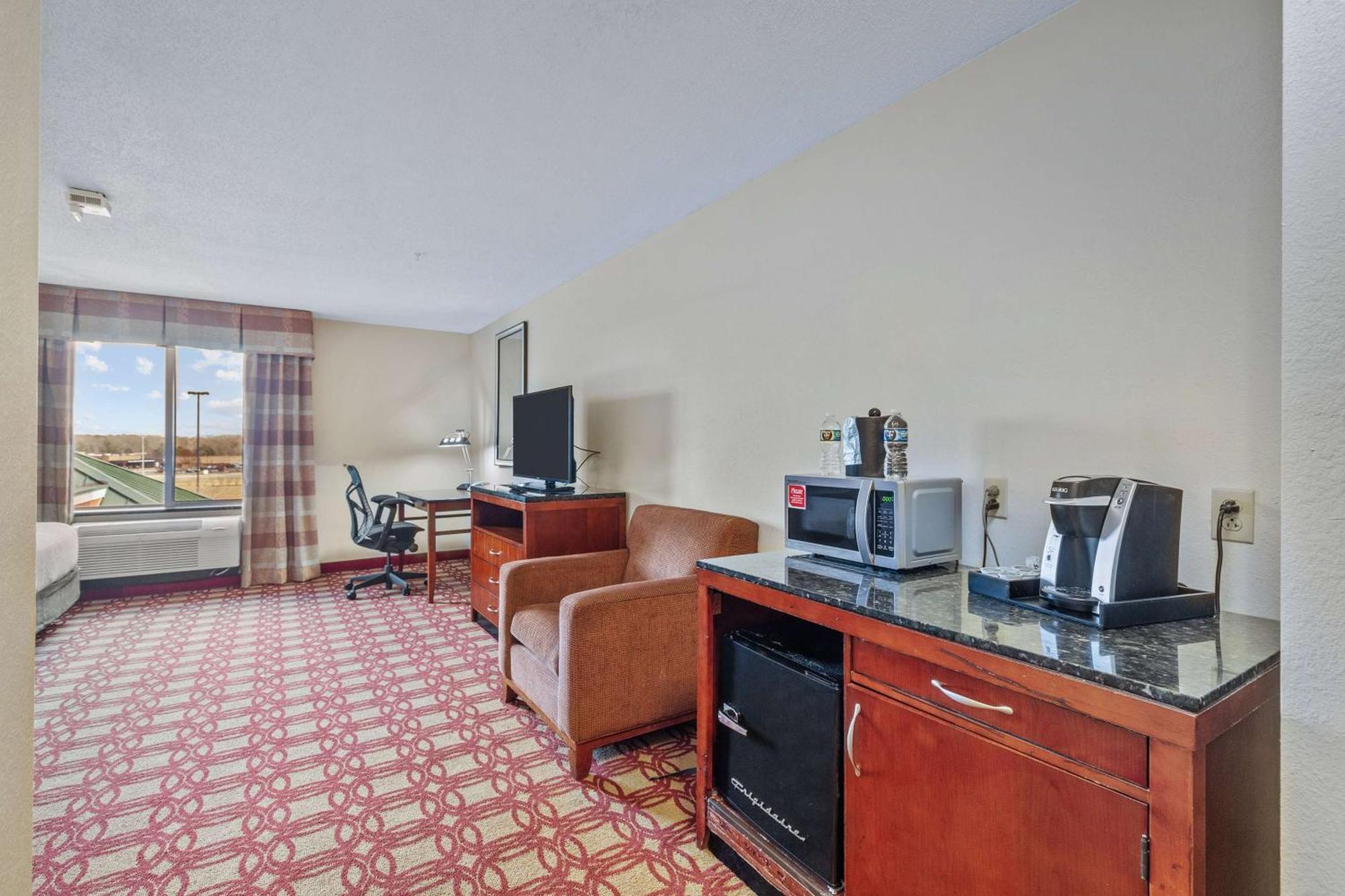 Hilton Garden Inn Starkville Exteriör bild