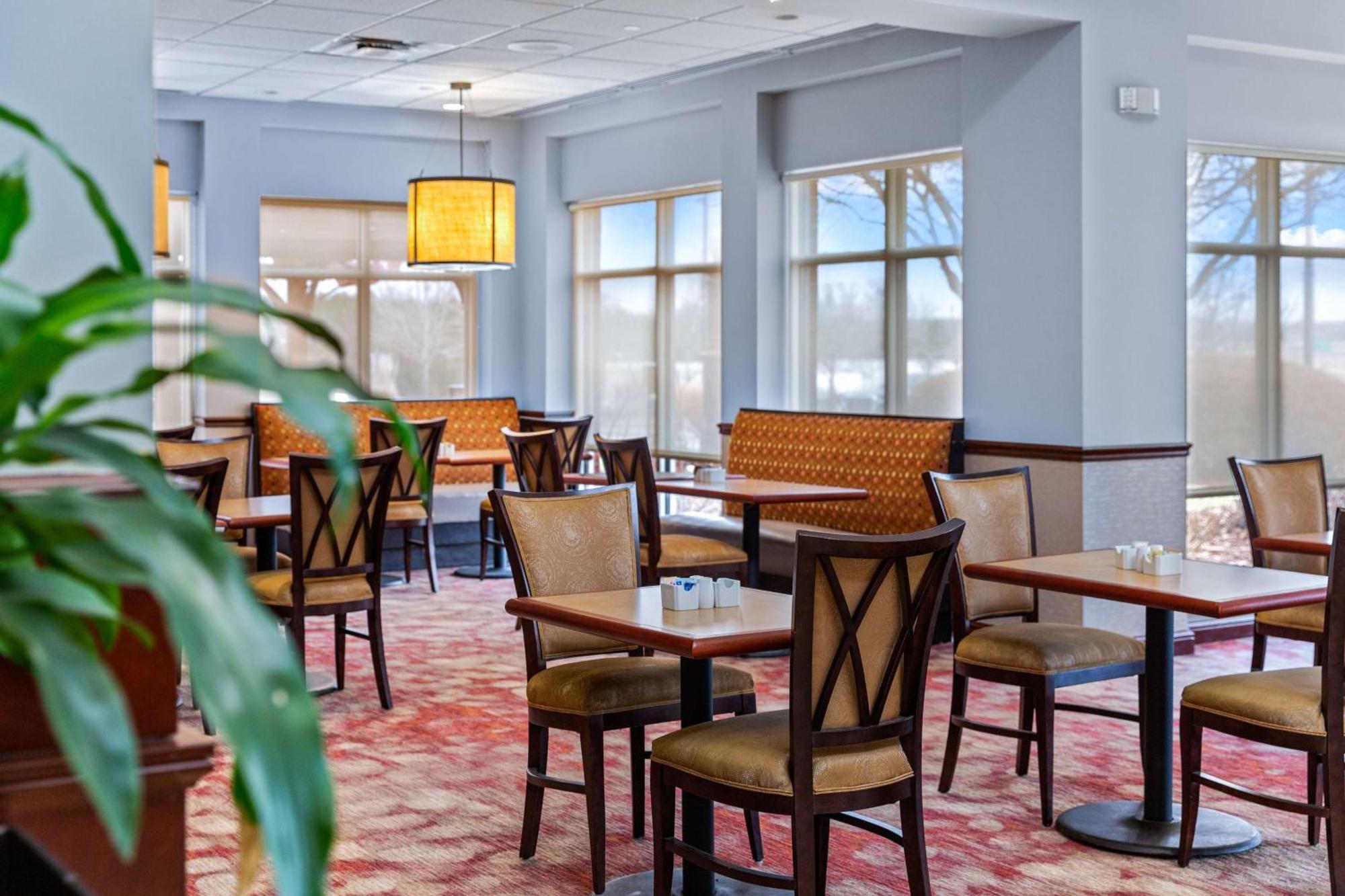 Hilton Garden Inn Starkville Exteriör bild
