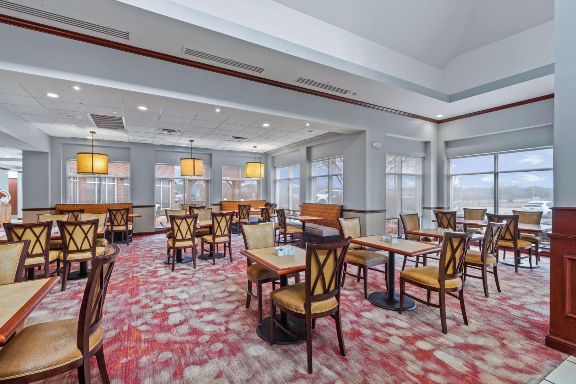 Hilton Garden Inn Starkville Exteriör bild